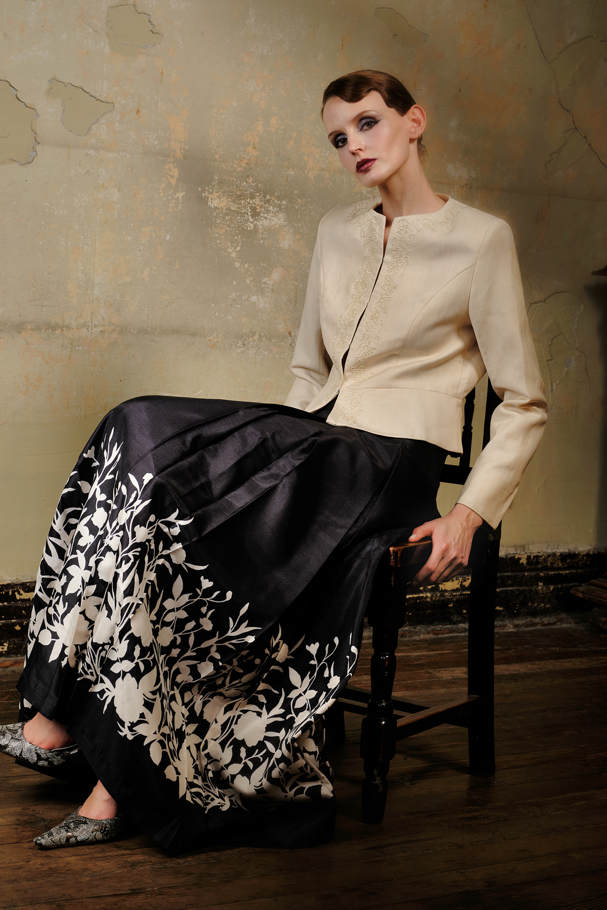 Ivory Embroidered Wool Linen Blazer